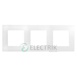Рамка 3-постовая, белый Legrand Etika